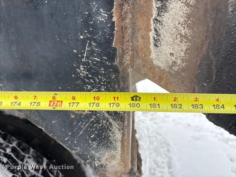 image for item FG2604 1997 Ford LT8513 dump truck