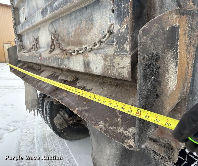 image for item FG2604 1997 Ford LT8513 dump truck