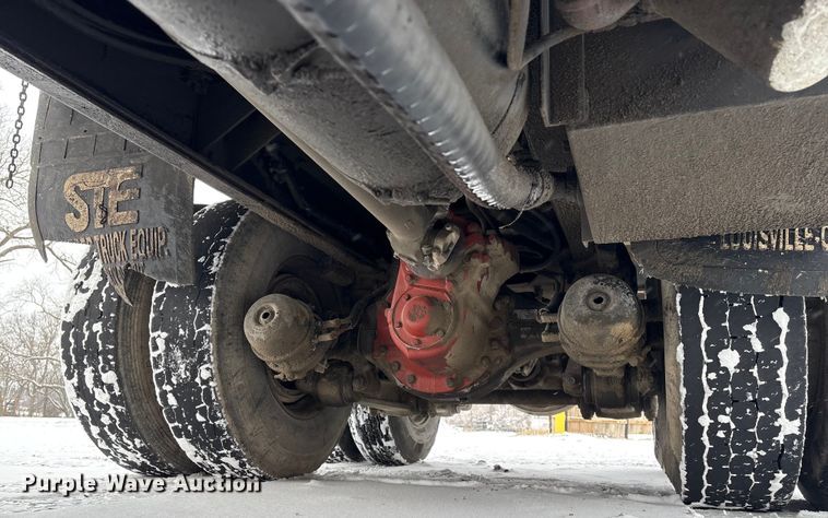 image for item FG2604 1997 Ford LT8513 dump truck