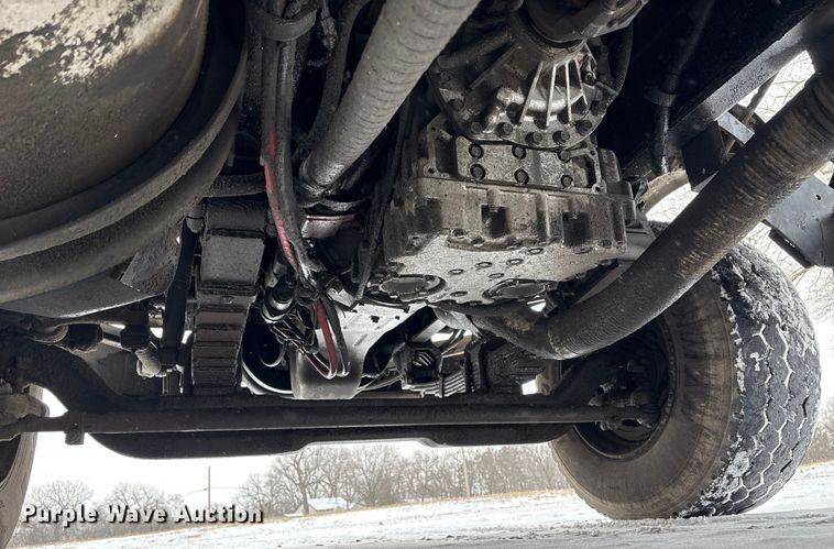 image for item FG2604 1997 Ford LT8513 dump truck