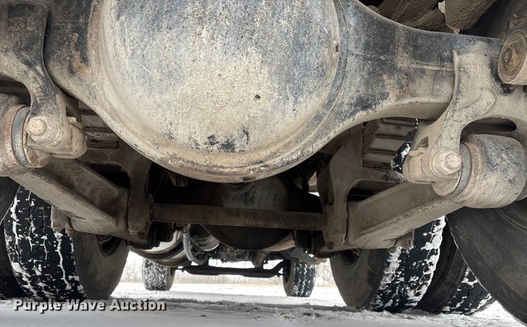 image for item FG2604 1997 Ford LT8513 dump truck