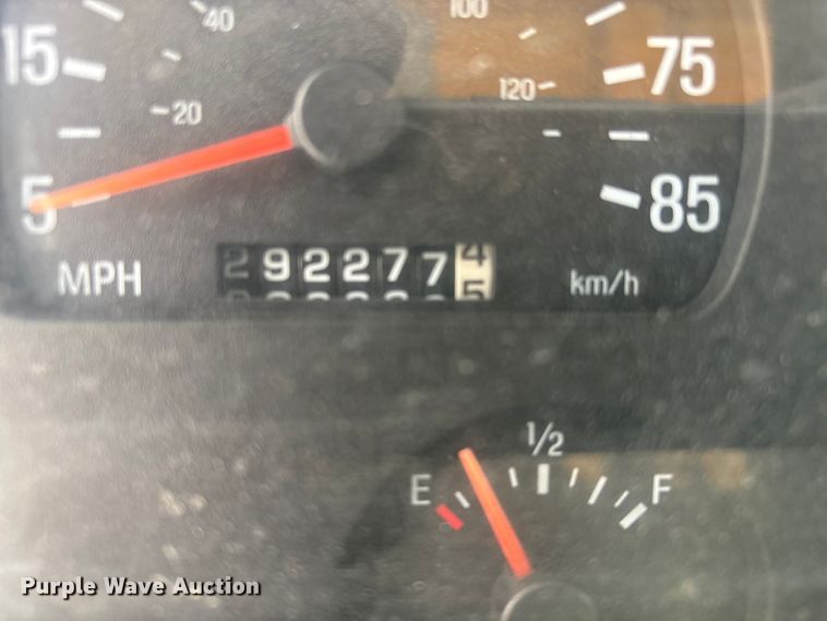 image for item FG2604 1997 Ford LT8513 dump truck