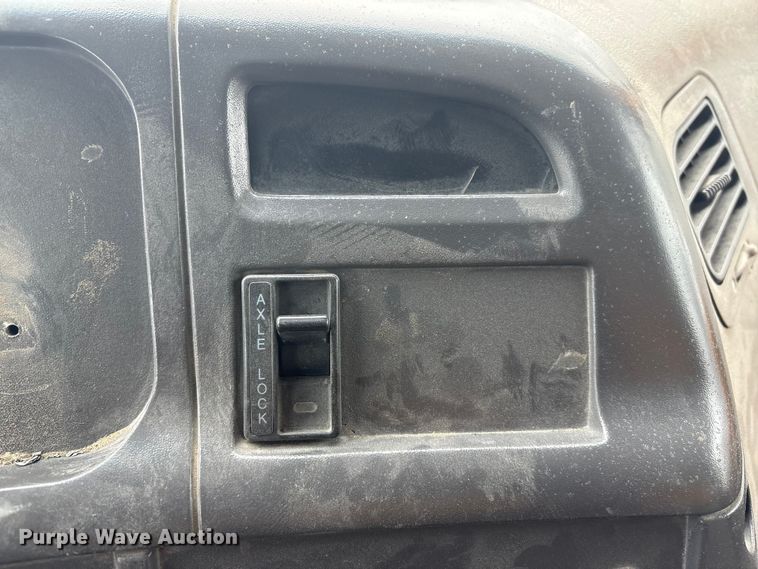 image for item FG2604 1997 Ford LT8513 dump truck