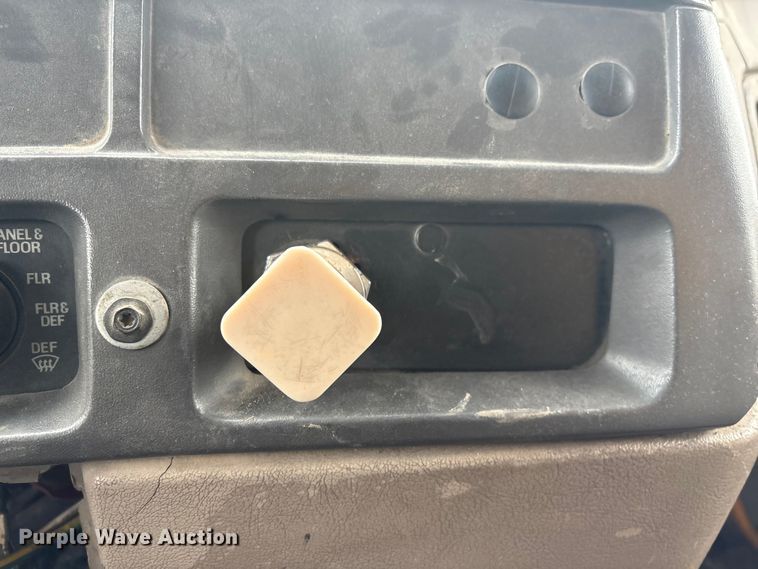 image for item FG2604 1997 Ford LT8513 dump truck