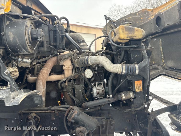 image for item FG2604 1997 Ford LT8513 dump truck