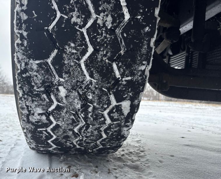 image for item FG2604 1997 Ford LT8513 dump truck