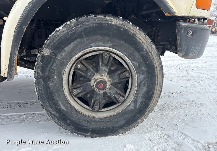 image for item FG2604 1997 Ford LT8513 dump truck