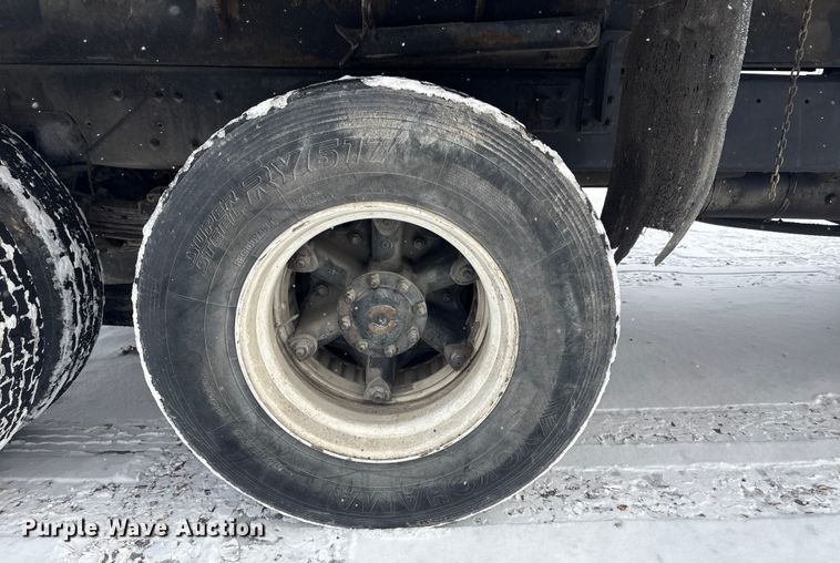 image for item FG2604 1997 Ford LT8513 dump truck