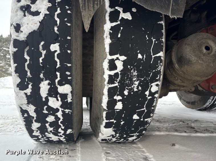 image for item FG2604 1997 Ford LT8513 dump truck