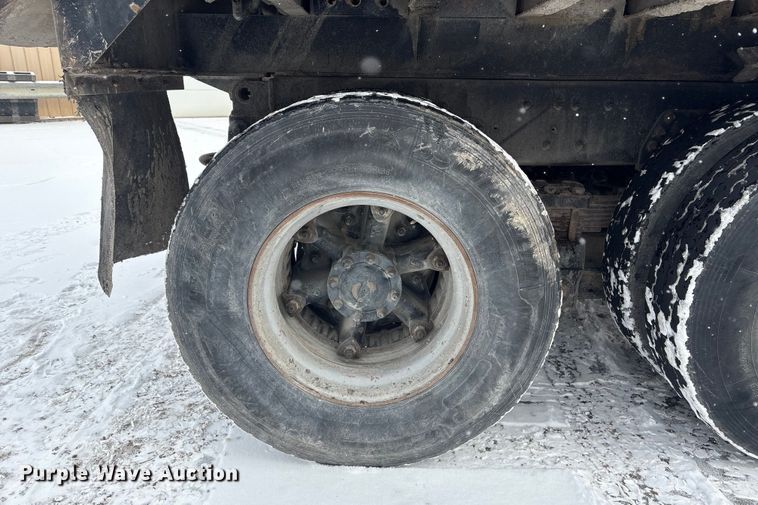 image for item FG2604 1997 Ford LT8513 dump truck