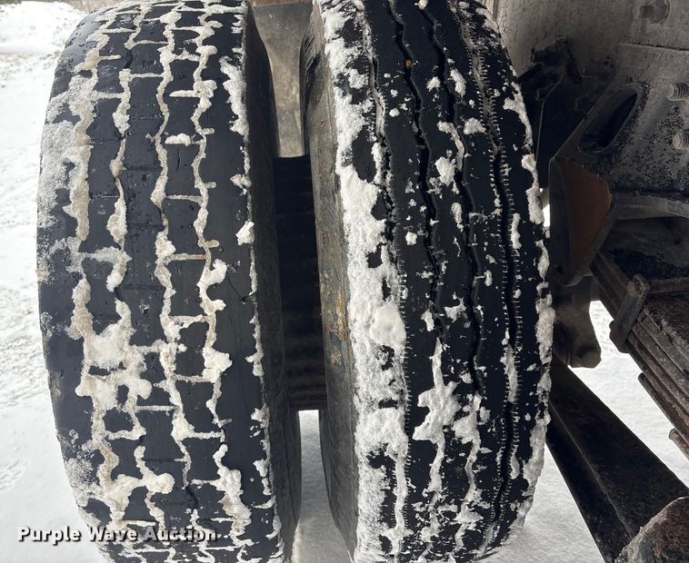 image for item FG2604 1997 Ford LT8513 dump truck