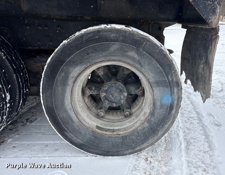 image for item FG2604 1997 Ford LT8513 dump truck