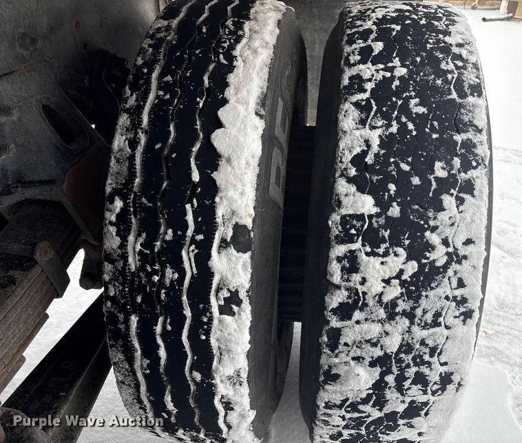 image for item FG2604 1997 Ford LT8513 dump truck