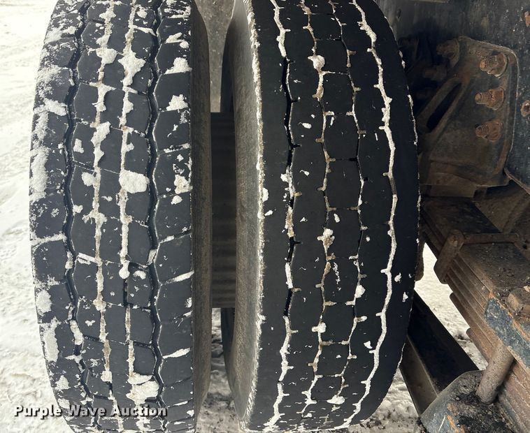 image for item FG2604 1997 Ford LT8513 dump truck