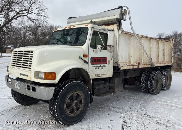 image for item FG2605 1993 International 4900 dump truck