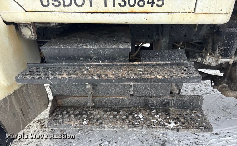 image for item FG2605 1993 International 4900 dump truck