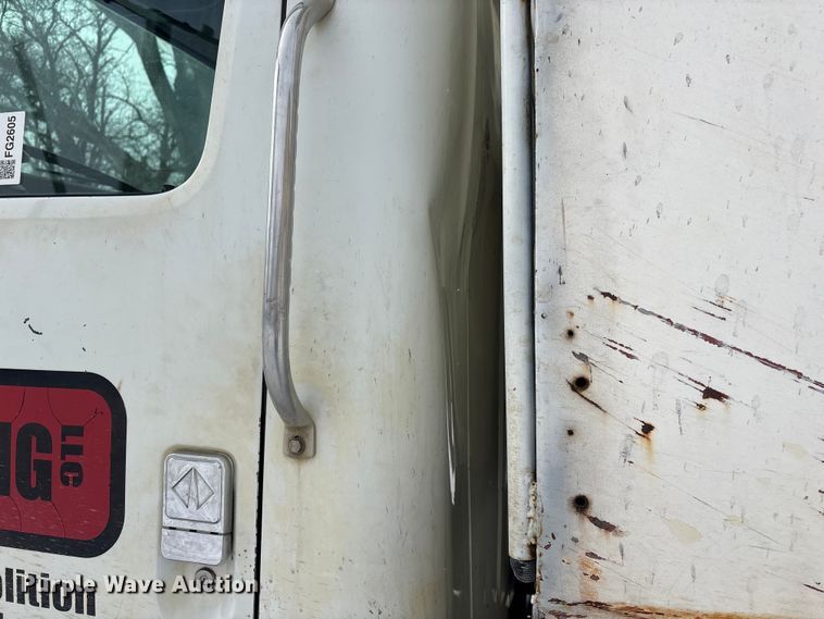 image for item FG2605 1993 International 4900 dump truck