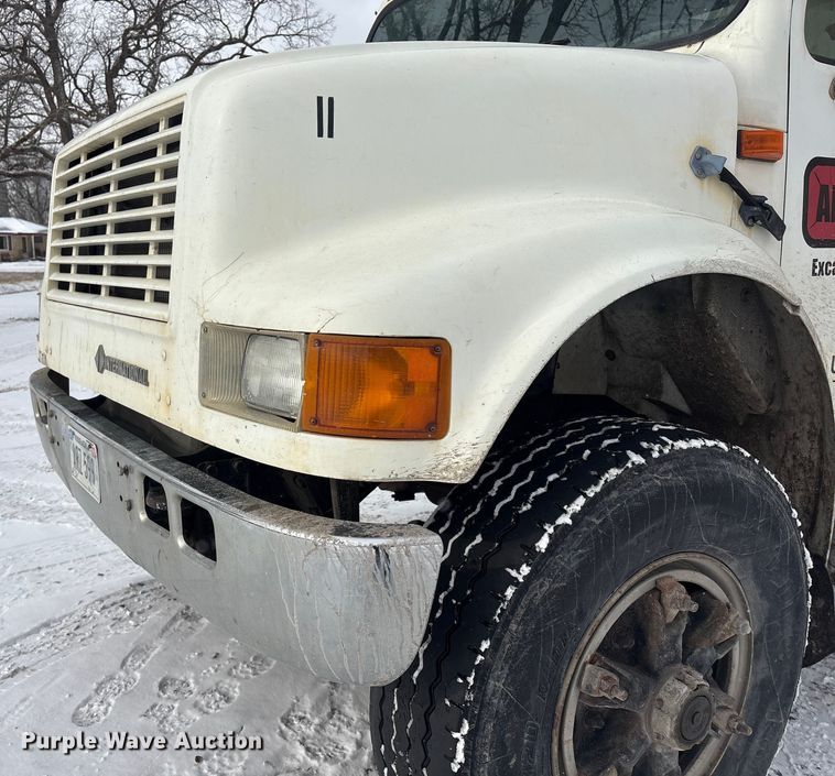 image for item FG2605 1993 International 4900 dump truck