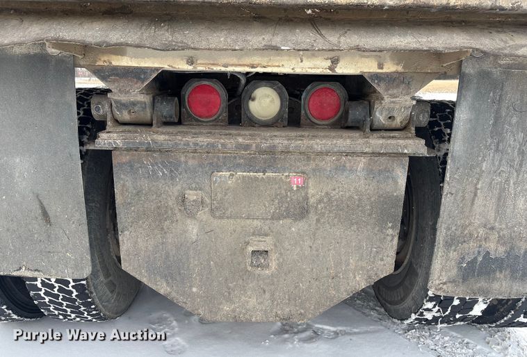 image for item FG2605 1993 International 4900 dump truck