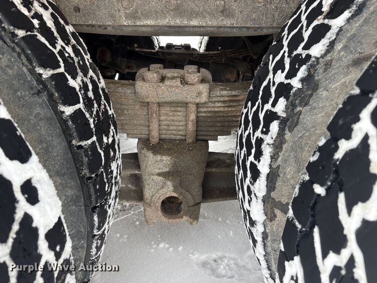 image for item FG2605 1993 International 4900 dump truck