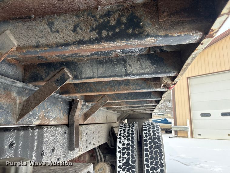 image for item FG2605 1993 International 4900 dump truck