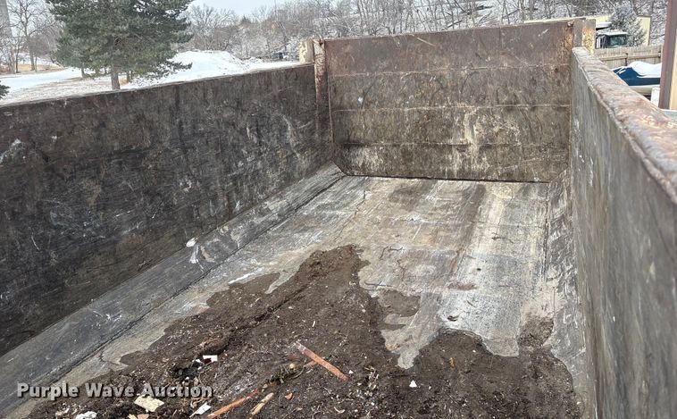 image for item FG2605 1993 International 4900 dump truck