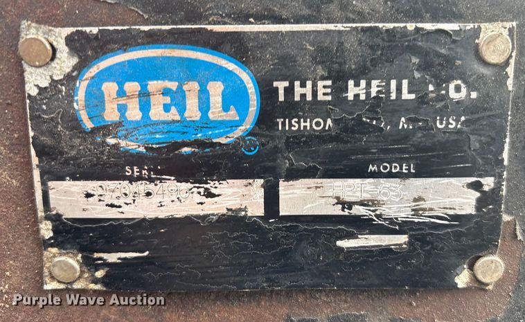 image for item FG2605 1993 International 4900 dump truck