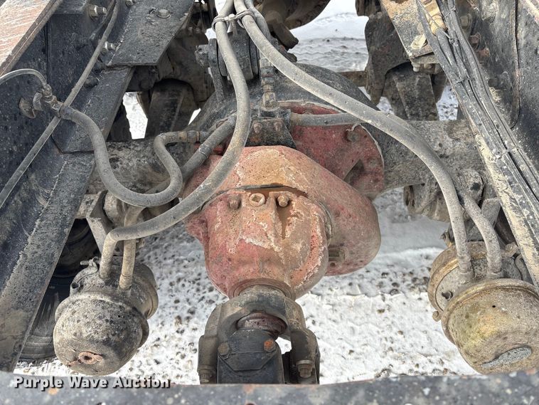 image for item FG2605 1993 International 4900 dump truck