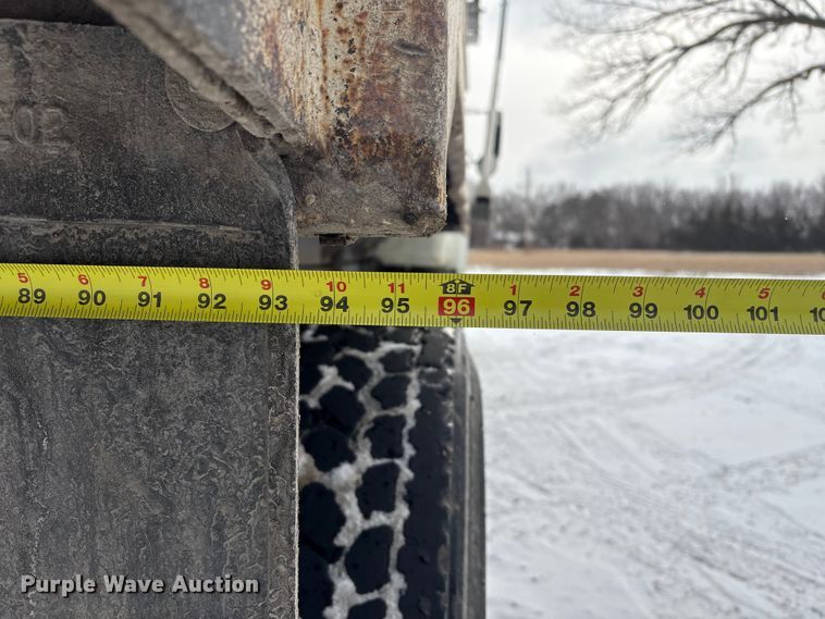 image for item FG2605 1993 International 4900 dump truck