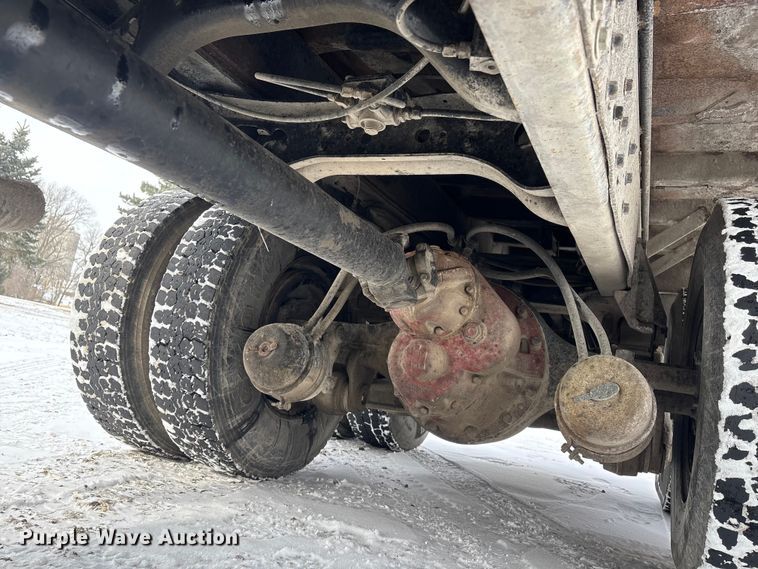 image for item FG2605 1993 International 4900 dump truck