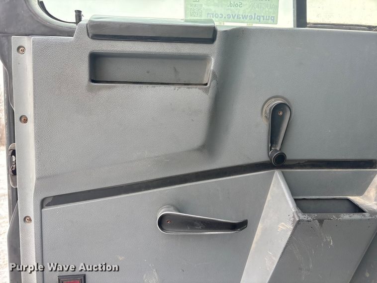 image for item FG2605 1993 International 4900 dump truck