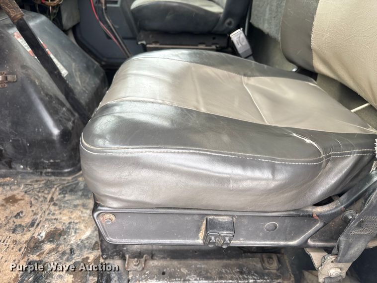 image for item FG2605 1993 International 4900 dump truck