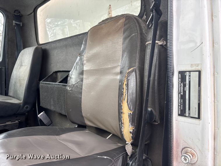 image for item FG2605 1993 International 4900 dump truck