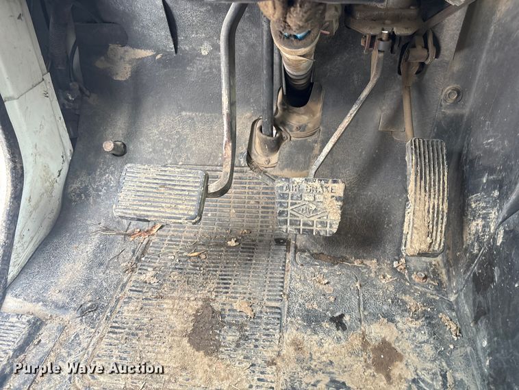 image for item FG2605 1993 International 4900 dump truck