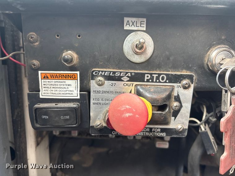 image for item FG2605 1993 International 4900 dump truck