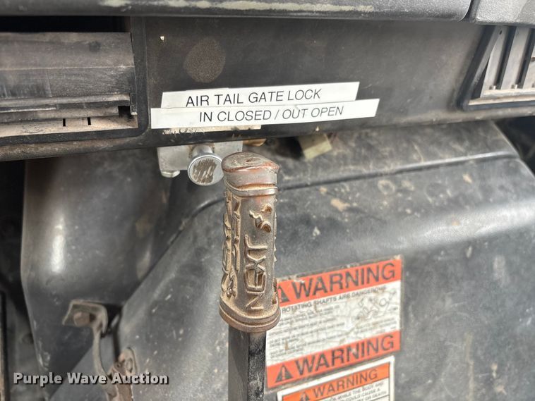 image for item FG2605 1993 International 4900 dump truck