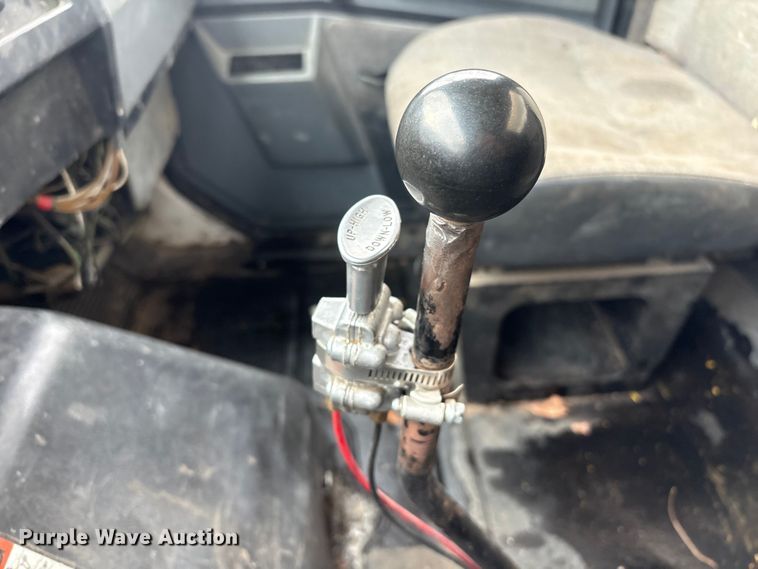 image for item FG2605 1993 International 4900 dump truck