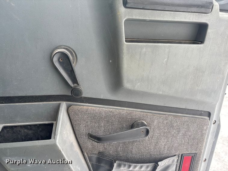 image for item FG2605 1993 International 4900 dump truck