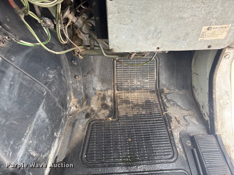 image for item FG2605 1993 International 4900 dump truck