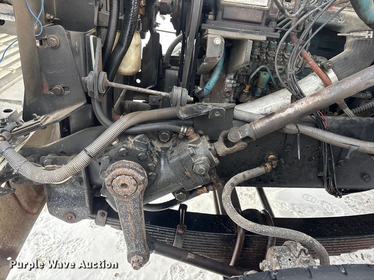 image for item FG2605 1993 International 4900 dump truck