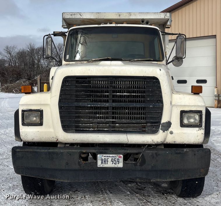 image for item FG2606 1992 Ford LT9000 Dump truck