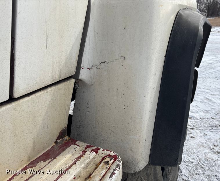 image for item FG2606 1992 Ford LT9000 Dump truck