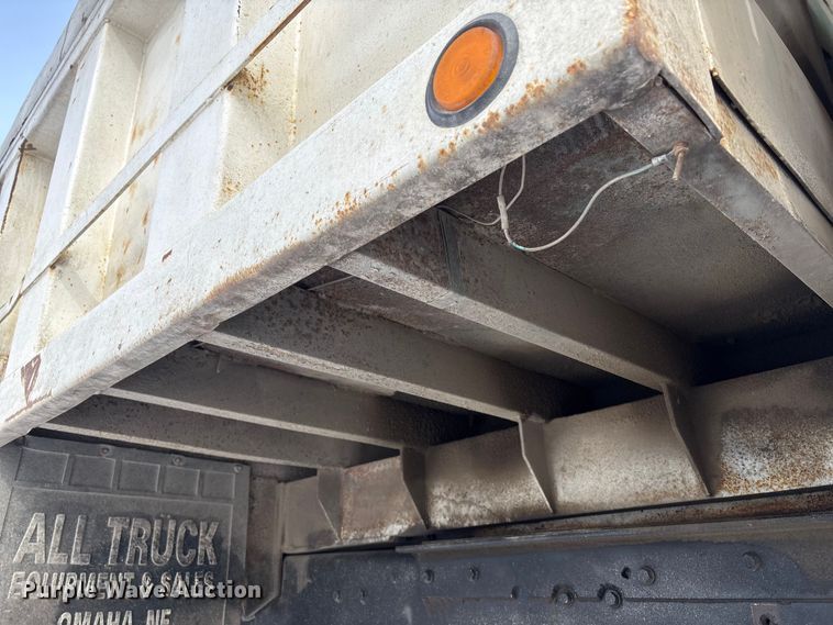 image for item FG2606 1992 Ford LT9000 Dump truck