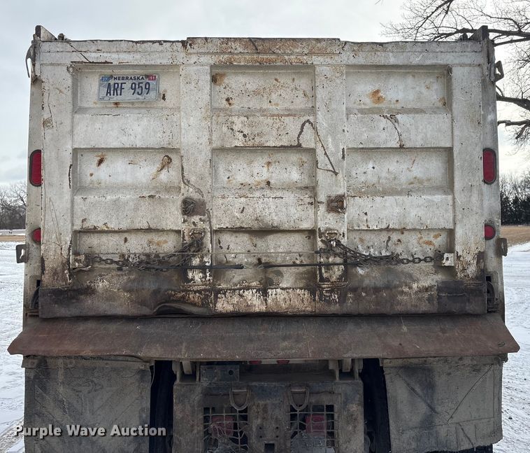 image for item FG2606 1992 Ford LT9000 Dump truck