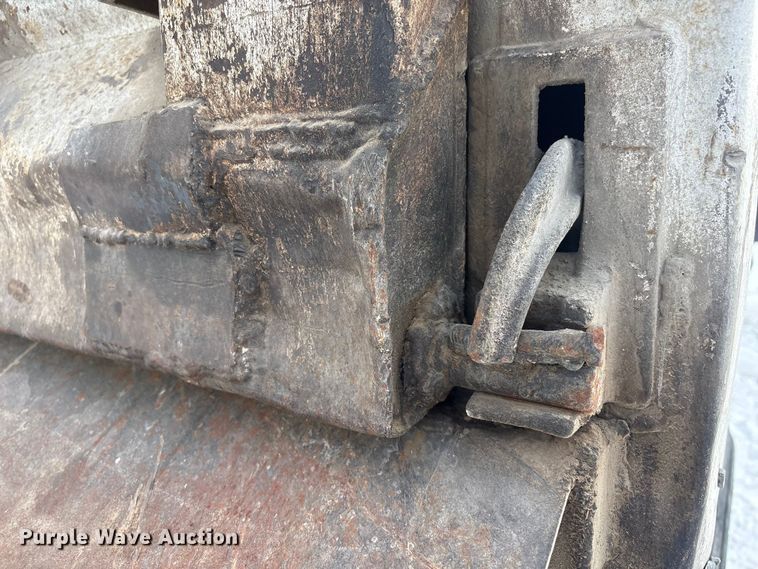 image for item FG2606 1992 Ford LT9000 Dump truck