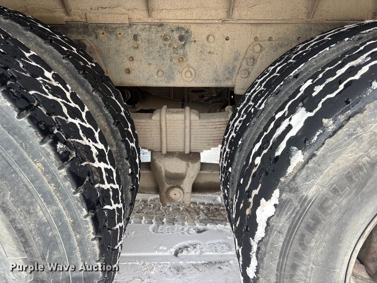 image for item FG2606 1992 Ford LT9000 Dump truck