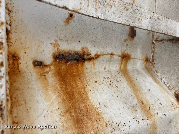 image for item FG2606 1992 Ford LT9000 Dump truck