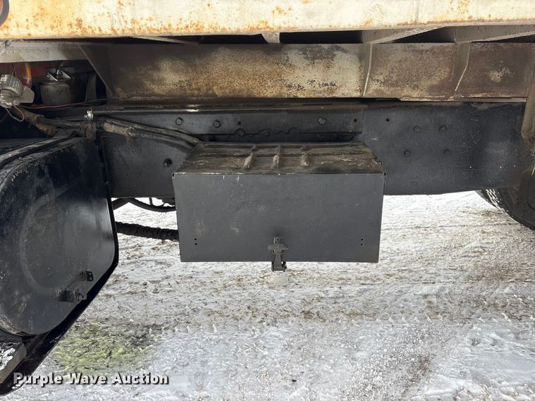 image for item FG2606 1992 Ford LT9000 Dump truck