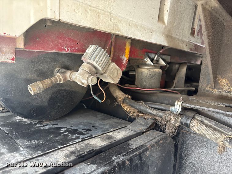 image for item FG2606 1992 Ford LT9000 Dump truck