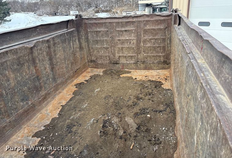 image for item FG2606 1992 Ford LT9000 Dump truck